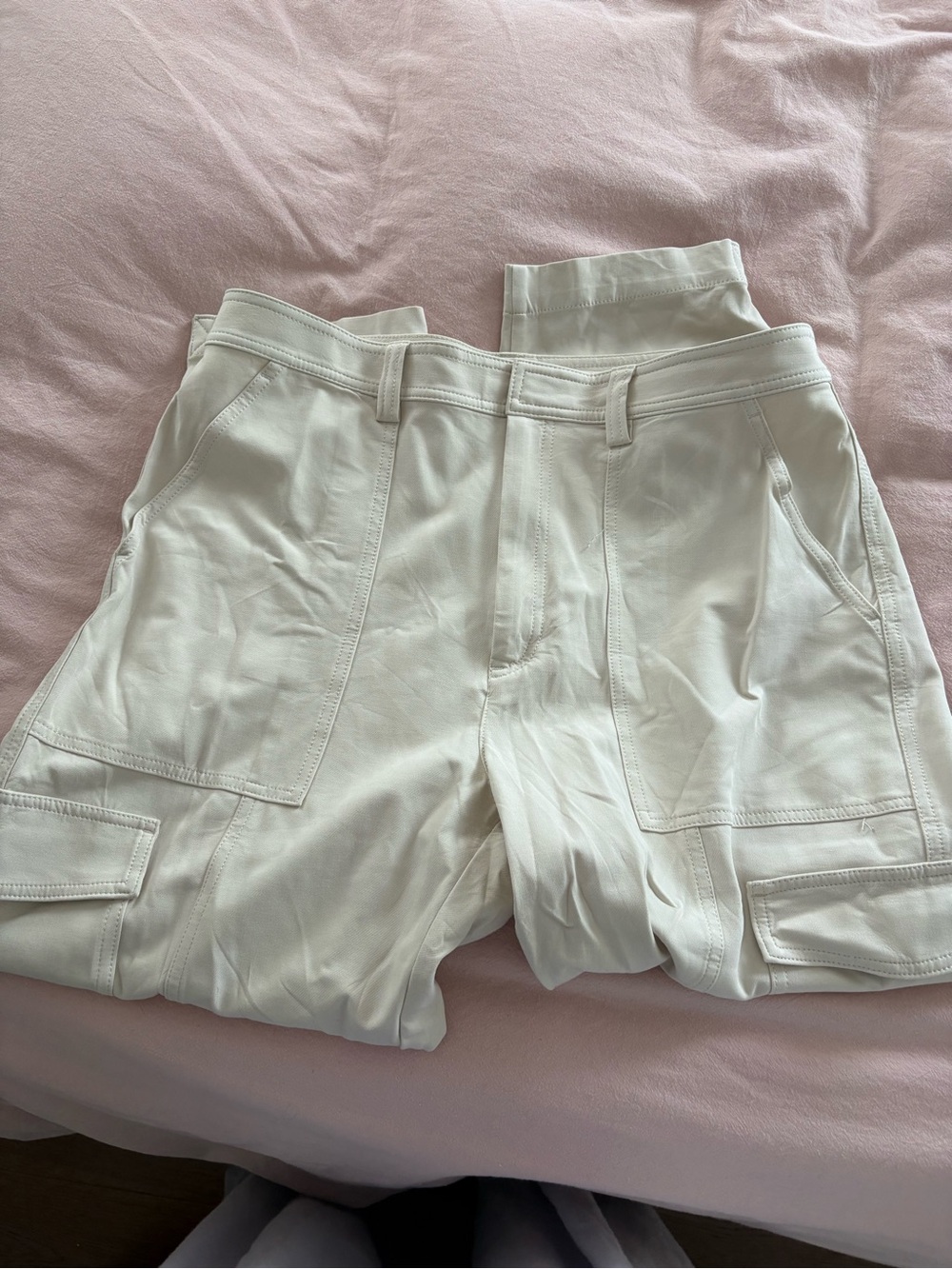 Banana Republic Off-White capri cargo pants